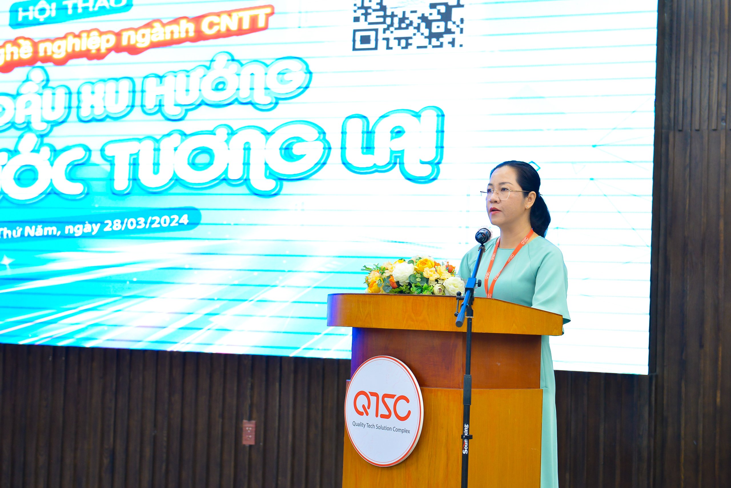 Bà Phạm Thị Kim Phượng, Phó Giám đốc QTSC phát biểu khai mạc hội thảo