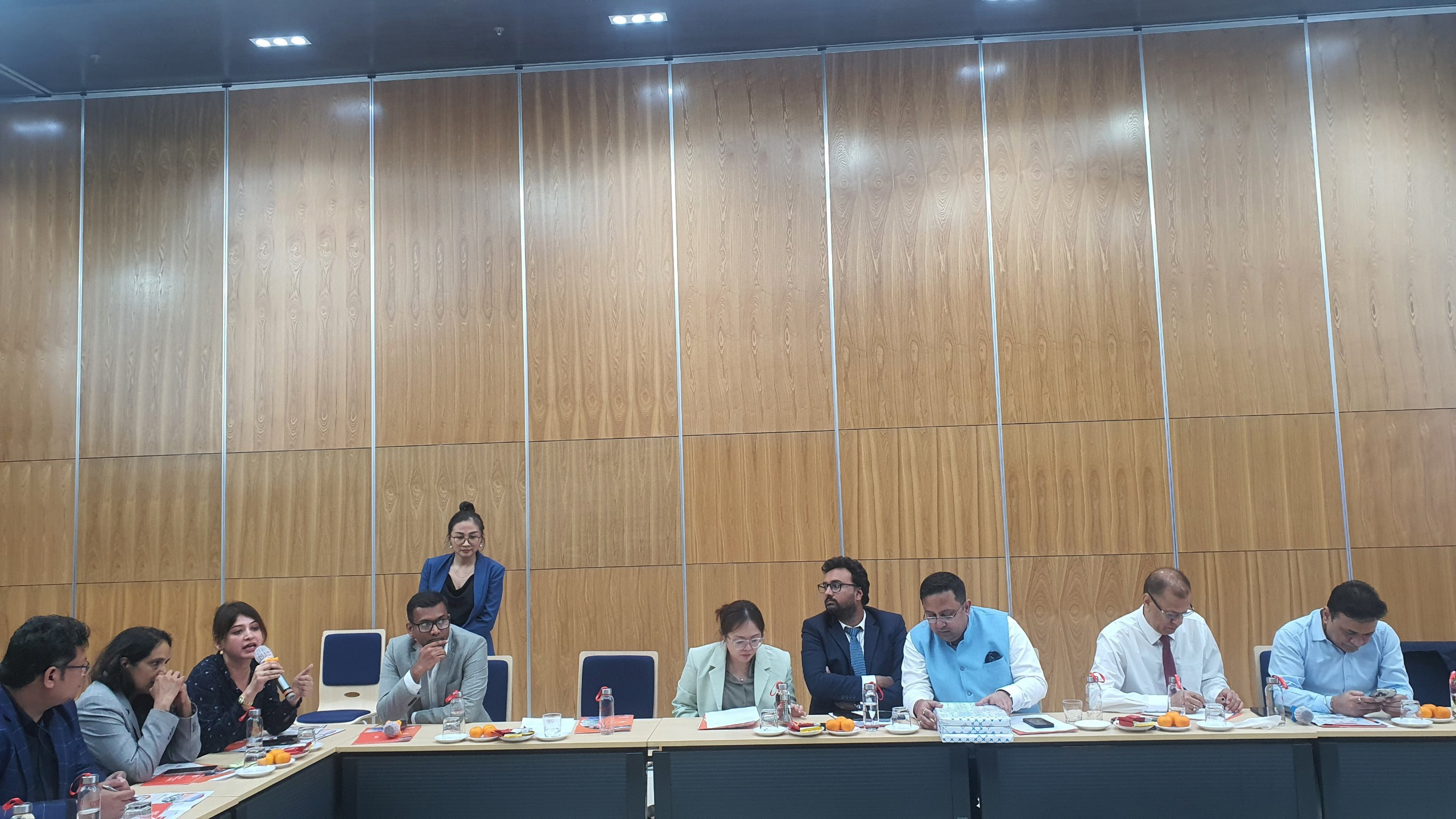 The delegation from the Consulate General and the Chamber of Commerce of India