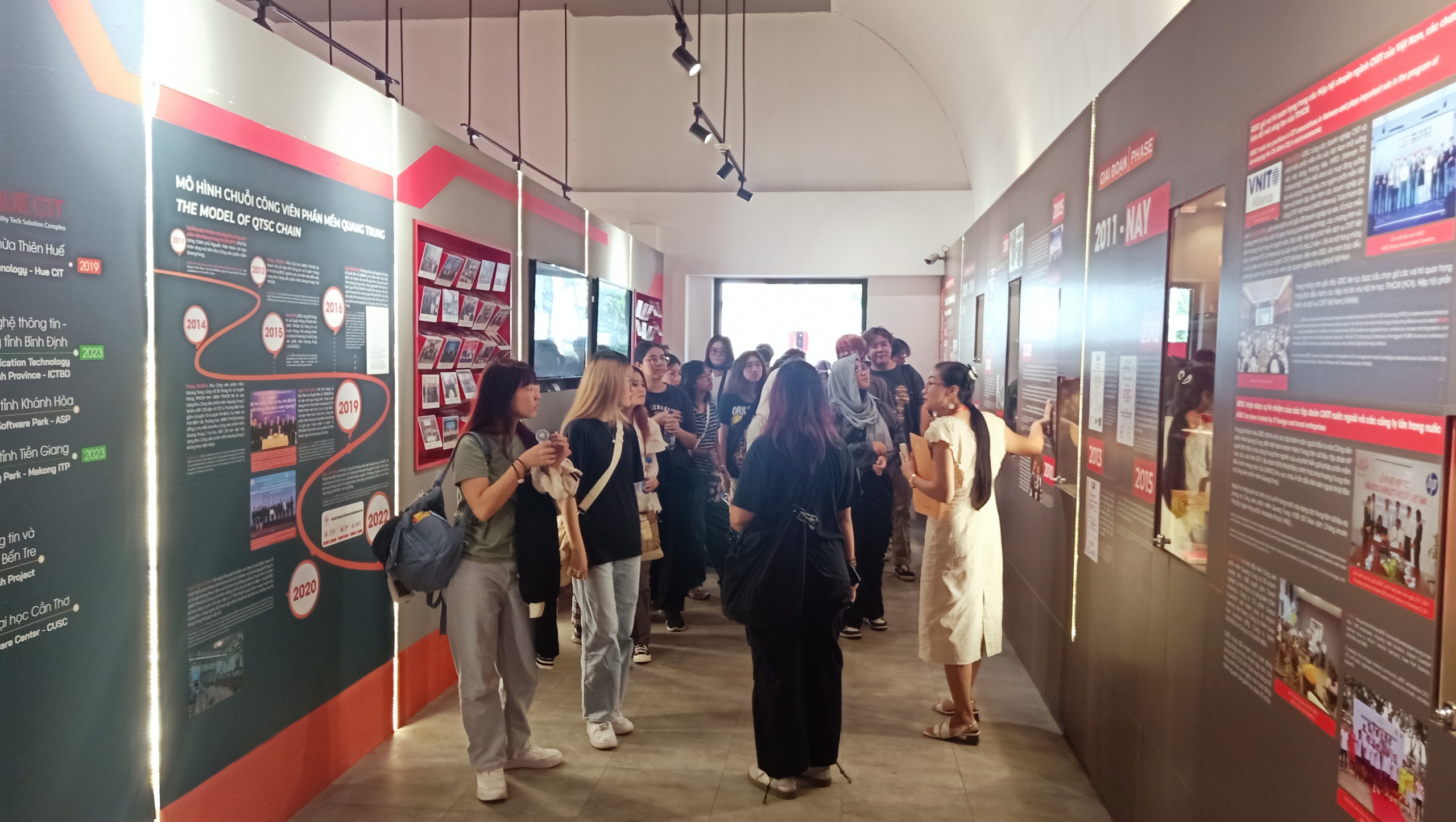 Temasek Polytechnic students visited the QTSC Museum