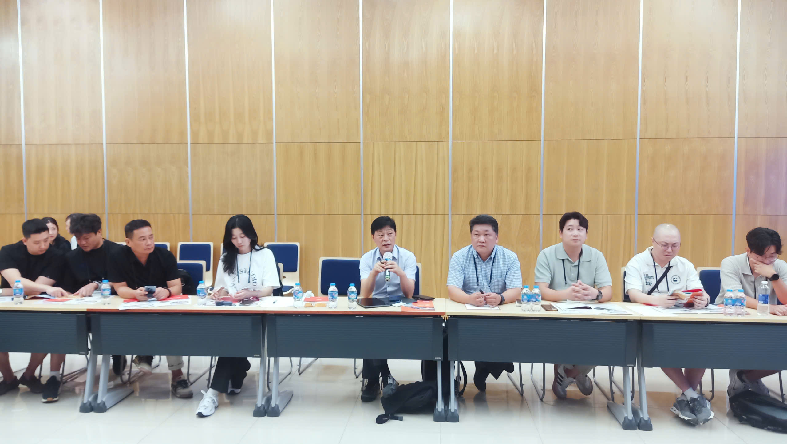 Delegation members asked questions and discussed various topics