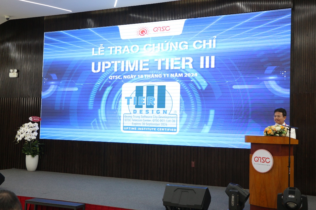 Mr. Tran Huu Dung, CEO of QTSC, giving the speech at the ceremony