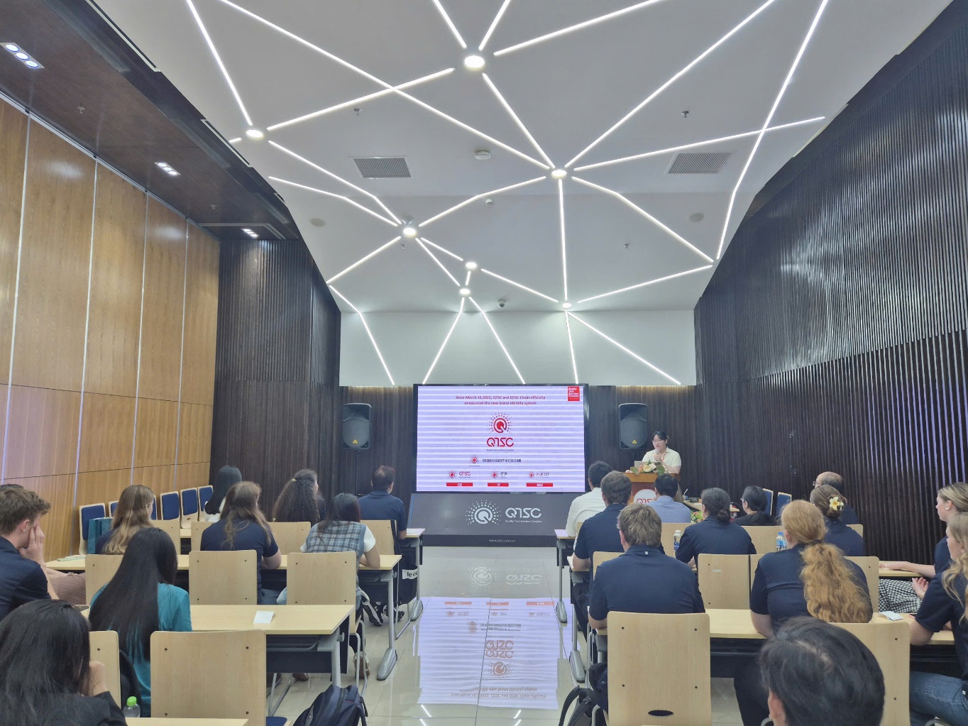 The delegation listened to the overview of QTSC