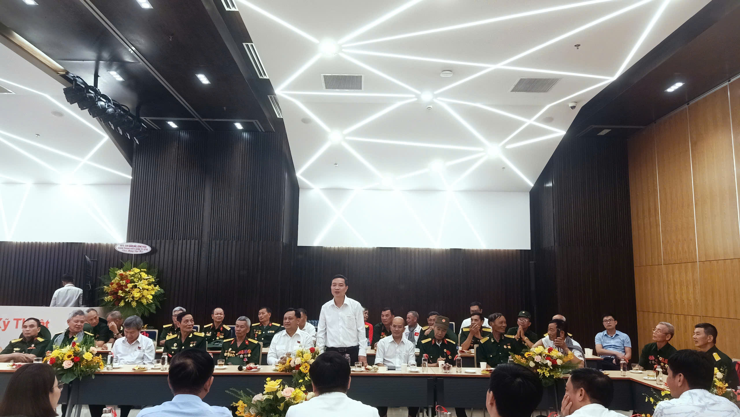 Ông Nguyễn Thanh Hải – Bí thư Đảng ủy, Chủ tịch Hội đồng thành viên QTSC phát biểu chia sẻ tại buổi làm việc