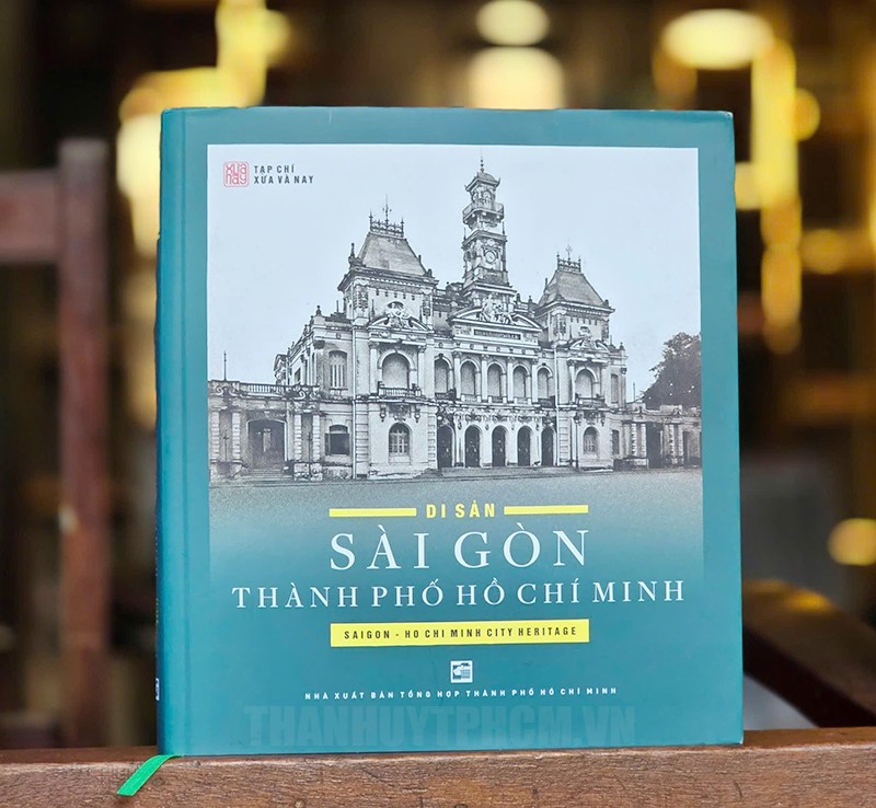 Tập sách ảnh “Di sản Sài Gòn - TPHCM”