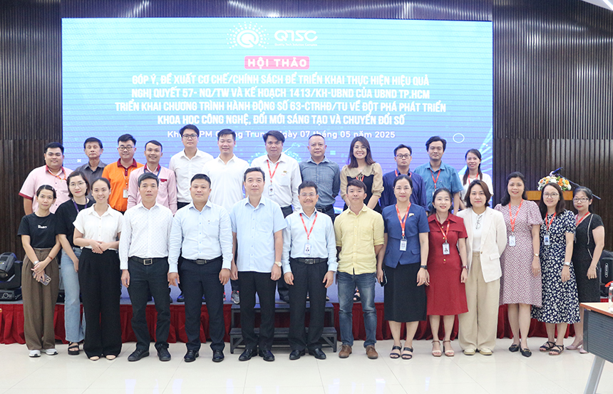 Các doanh nghiệp và lãnh đạo QTSC cùng chụp hình lưu niệm tại hội thảo