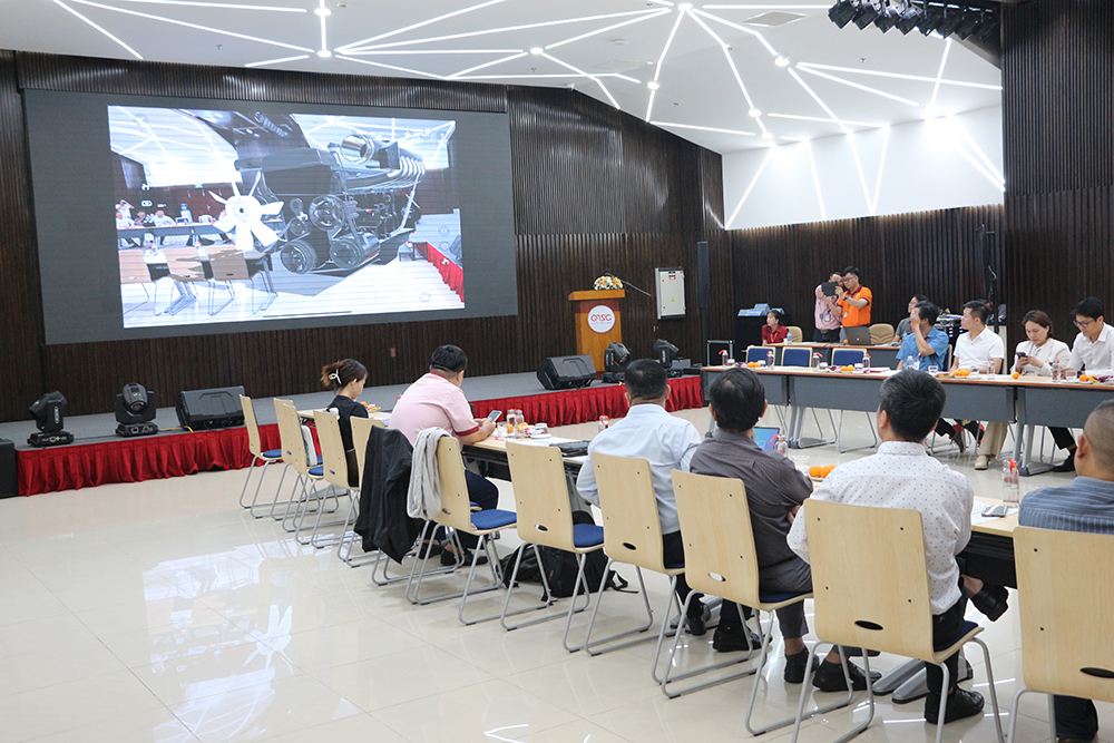 Các doanh nghiệp tham gia thảo luận và đề xuất góp ý