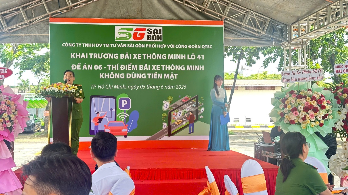 Một số hình ảnh tại buổi lễ khai trương bãi xe thông minh không dùng tiền mặt tại lô 41 theo Đề án 06: