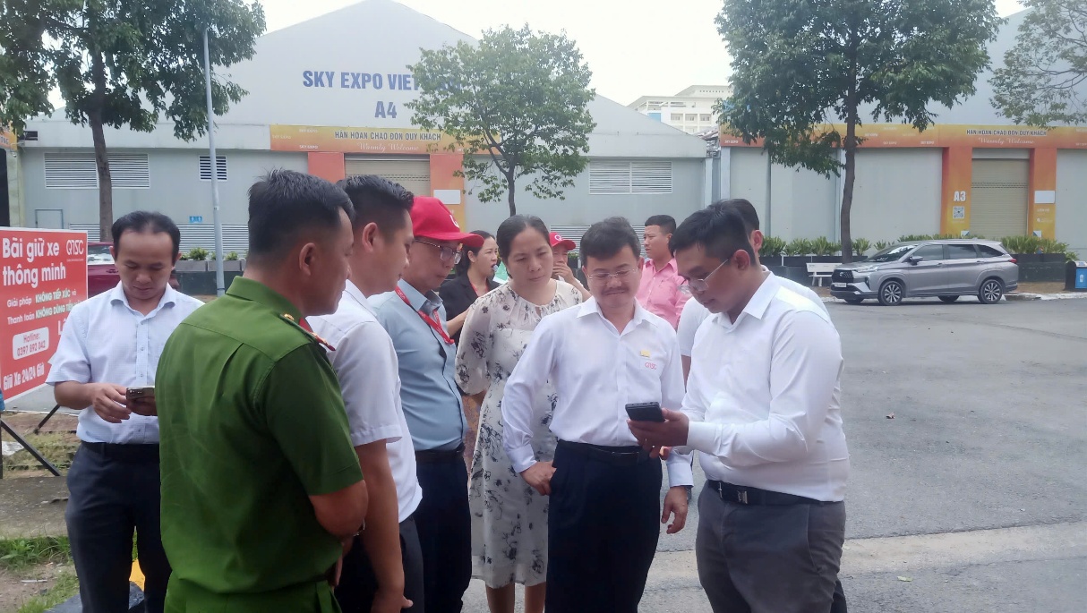 Một số hình ảnh tại buổi lễ khai trương bãi xe thông minh không dùng tiền mặt tại lô 41 theo Đề án 06: