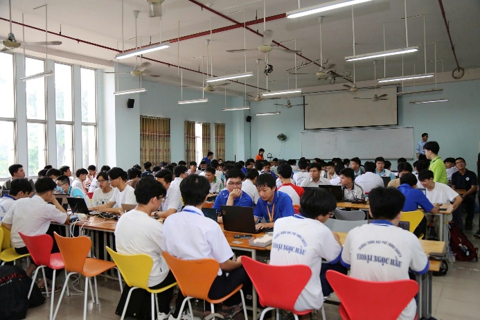 Các thí sinh khu vực miền Nam tranh tài tại Hội thi