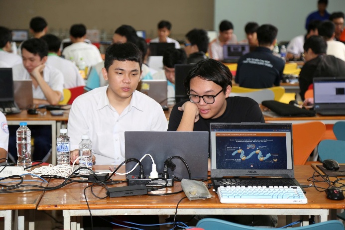 Các thí sinh khu vực miền Nam tranh tài tại Hội thi