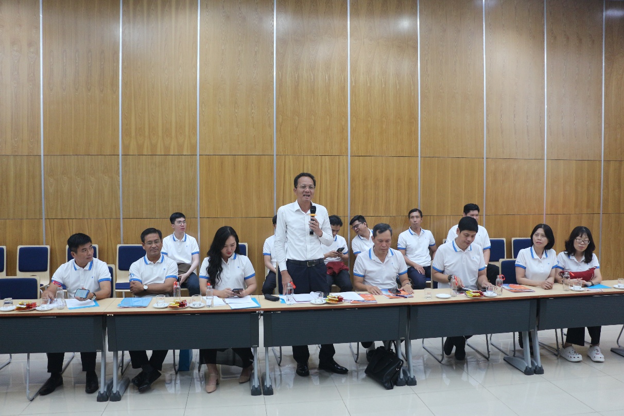 Ông Nguyễn Văn Đắng - Đảng ủy viên, Phó Tổng Giám đốc SAWACO phát biểu tại buổi làm việc