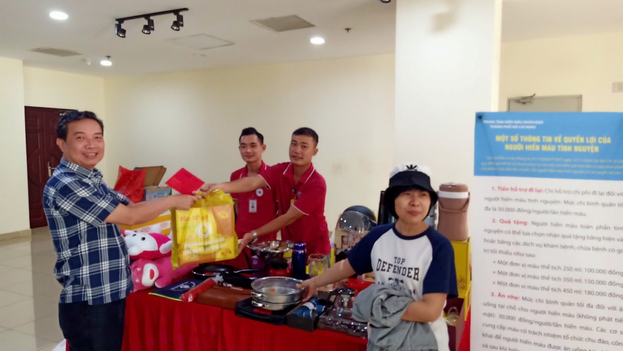 Chương trình Hiến máu tình nguyện diễn ra tại hội trường tòa nhà QTSC Building 1