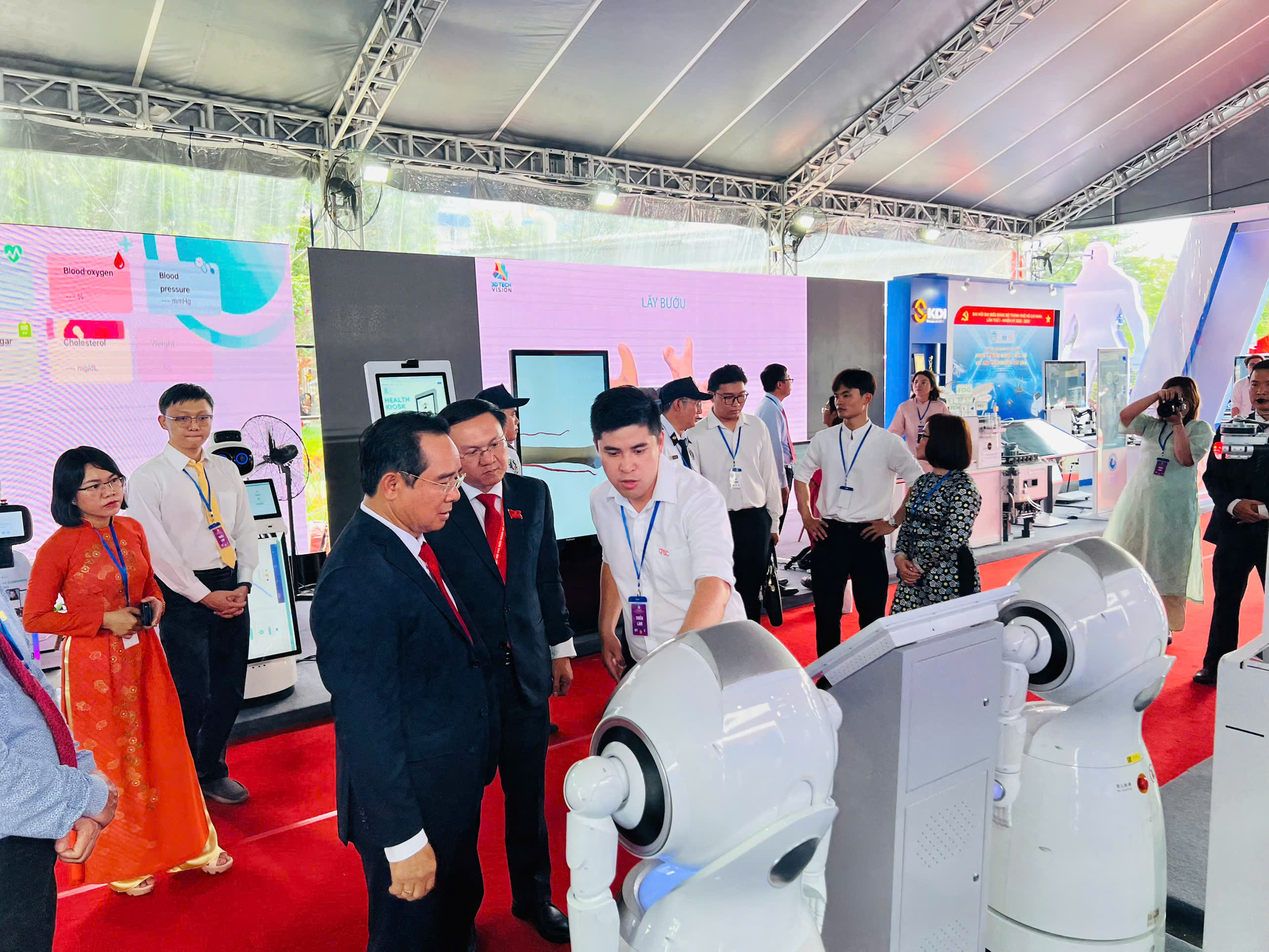 Highlights from delegates’ visit to QTSC’s exhibition booth