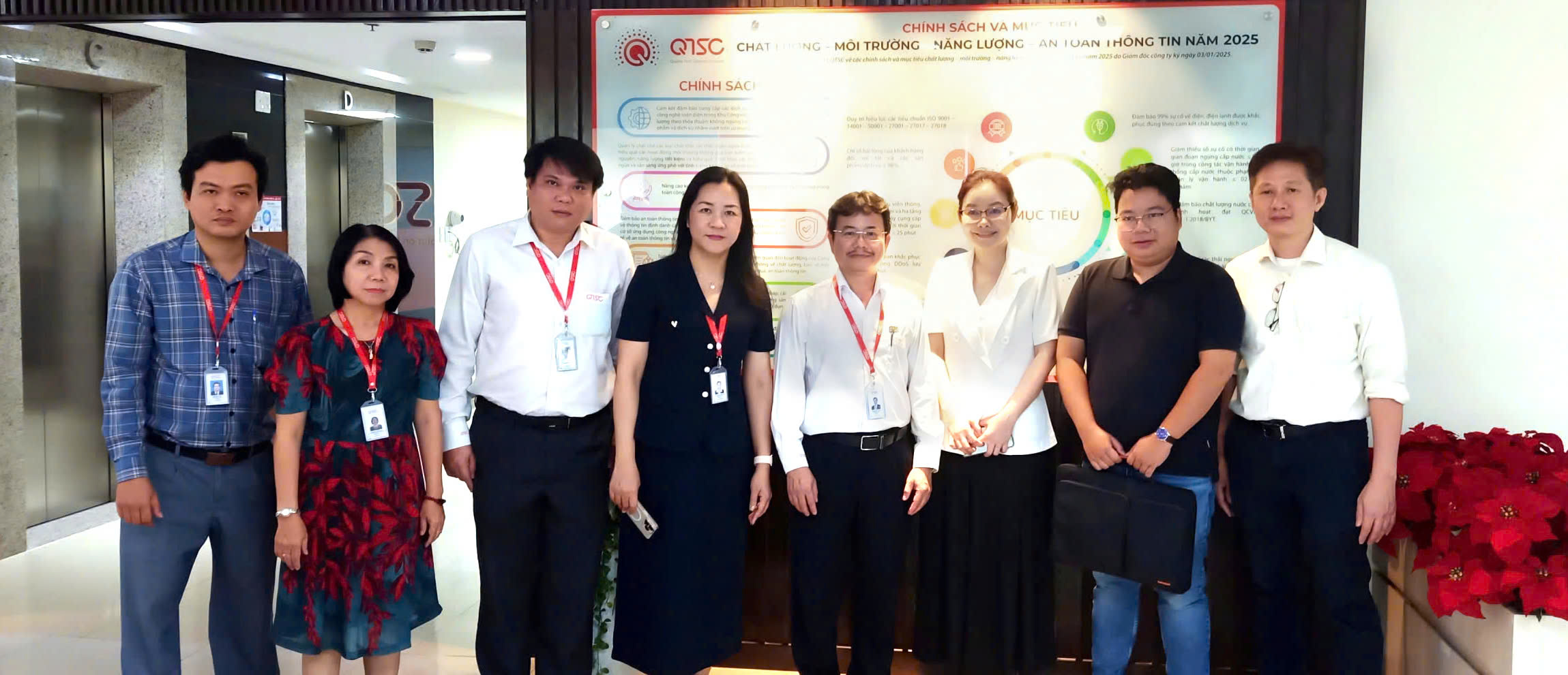 Đoàn Ultrasil làm việc tại QTSC