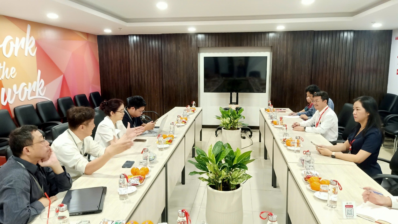 Đoàn Ultrasil làm việc tại QTSC