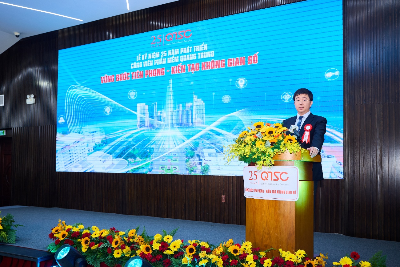 Ông Bùi Hoàng Phương - Ủy viên dự khuyết Trung ương Đảng, Thứ trưởng Bộ Khoa học và Công nghệ phát biểu tại chương trình