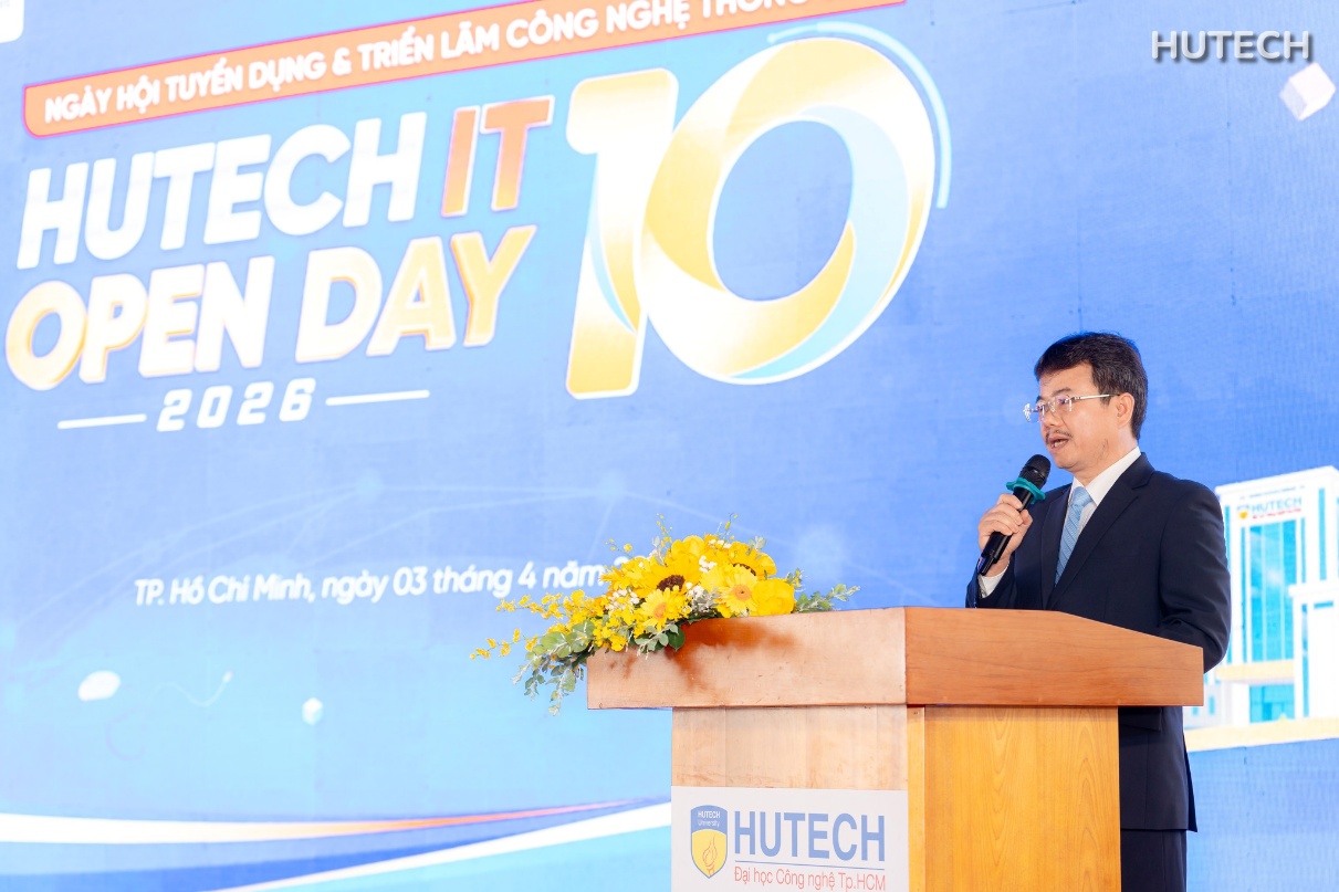 Ông Trần Hữu Dũng – Giám đốc QTSC, Phó Chủ tịch HCA phát biểu chúc mừng tại ngày hội