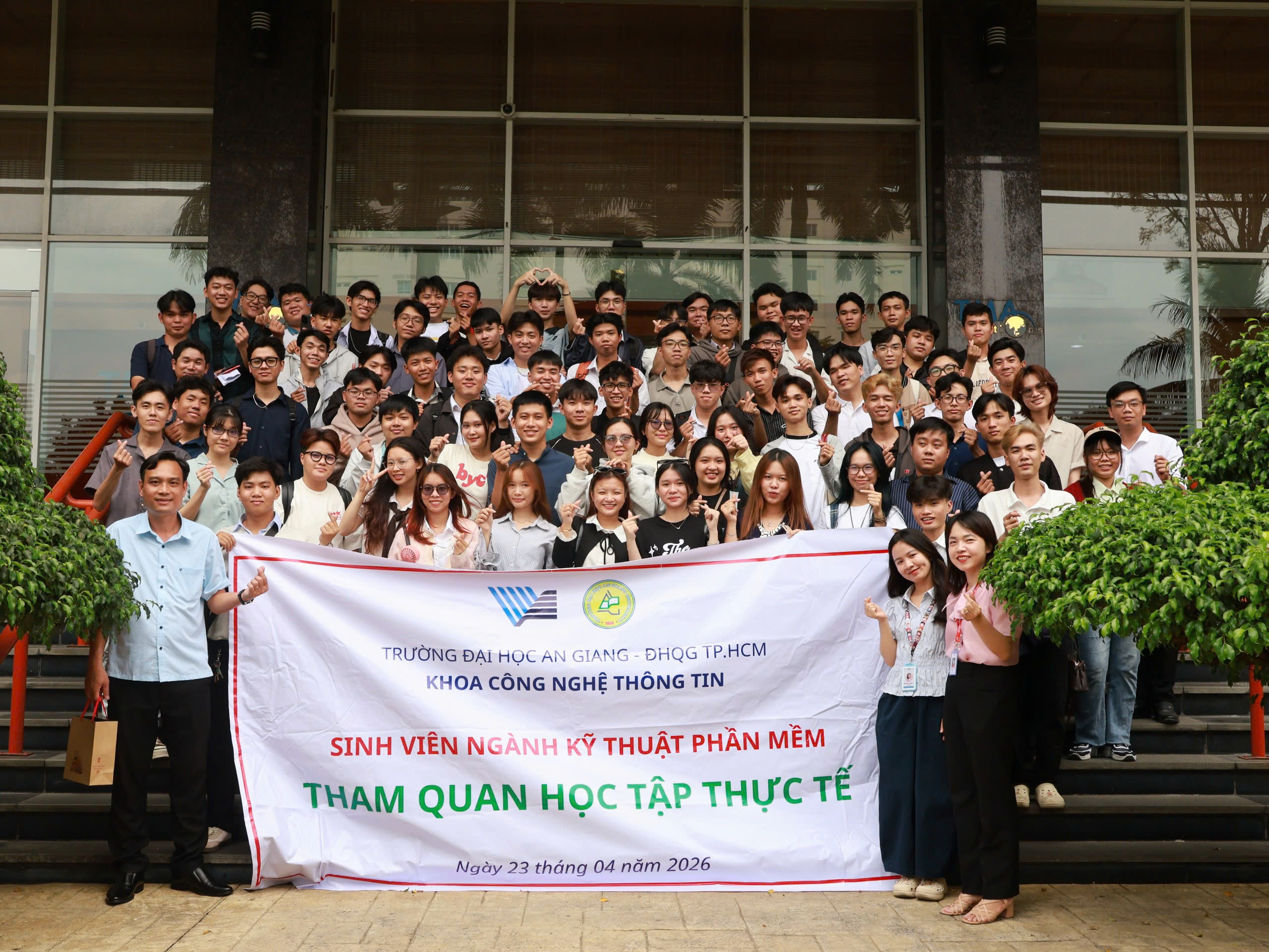 Tham quan và chia sẻ cơ hội nghề nghiệp tại công ty TMA Solutions