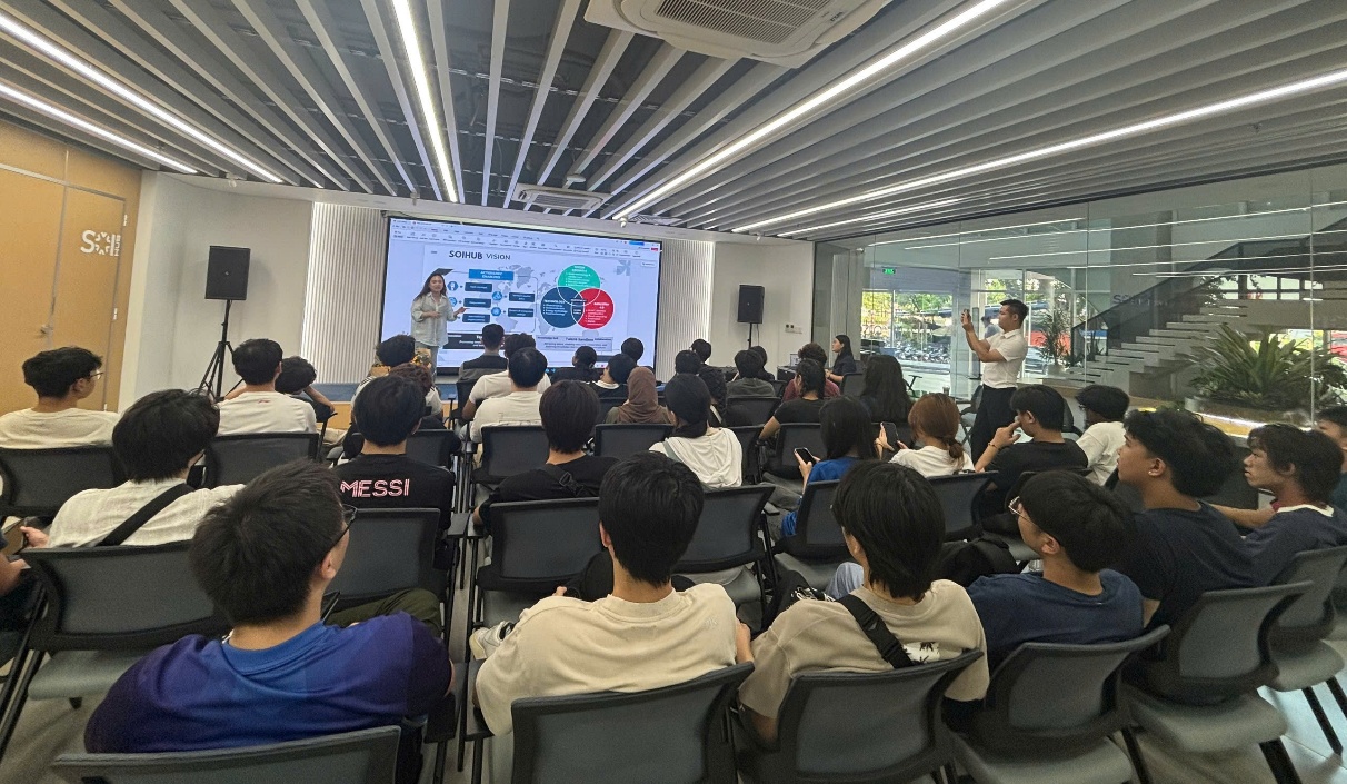 Tham quan và nghe chia sẻ về hệ sinh thái sáng tạo mở tại SOIHUB