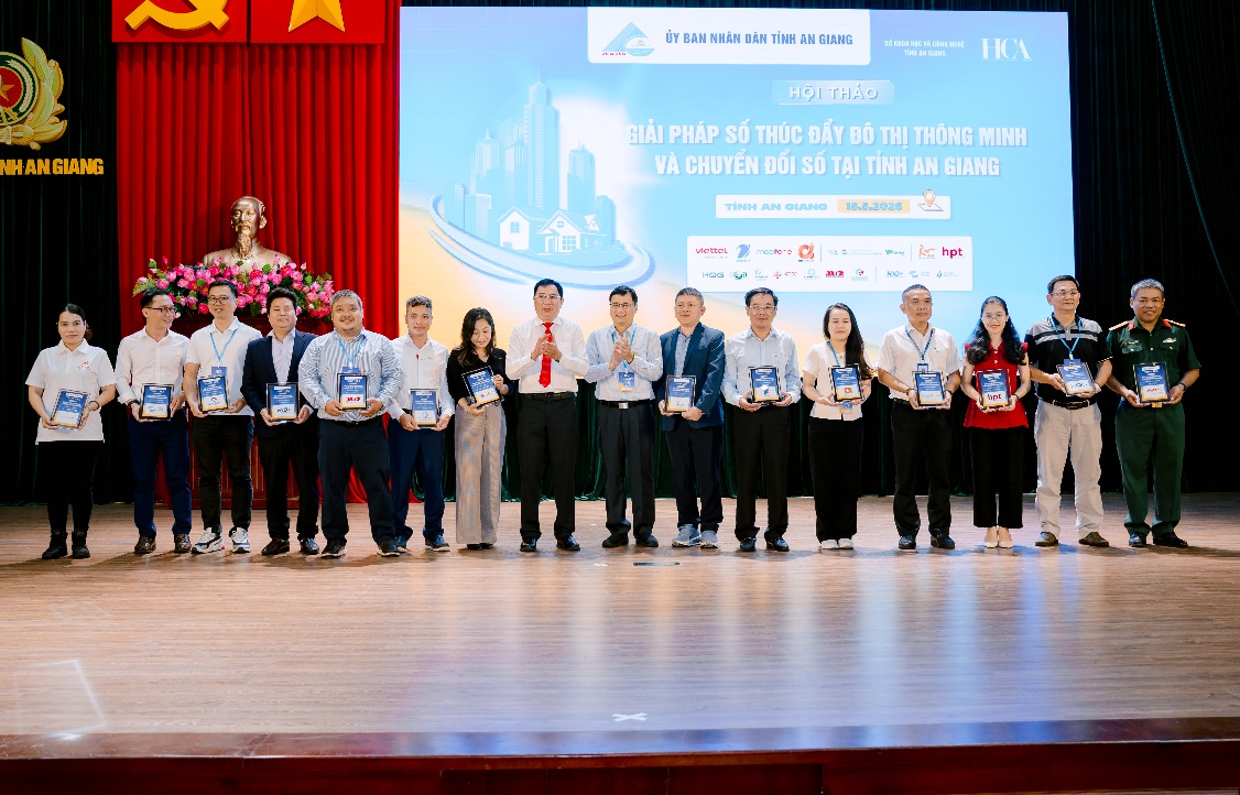 QTSC tham gia chuỗi chương trình thúc đẩy đô thị thông minh và chuyển đổi số tại An Giang