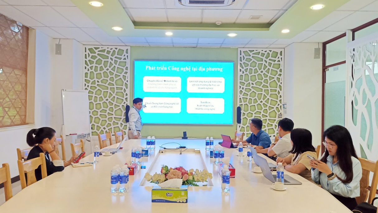 Đoàn tham quan TMA Innovation