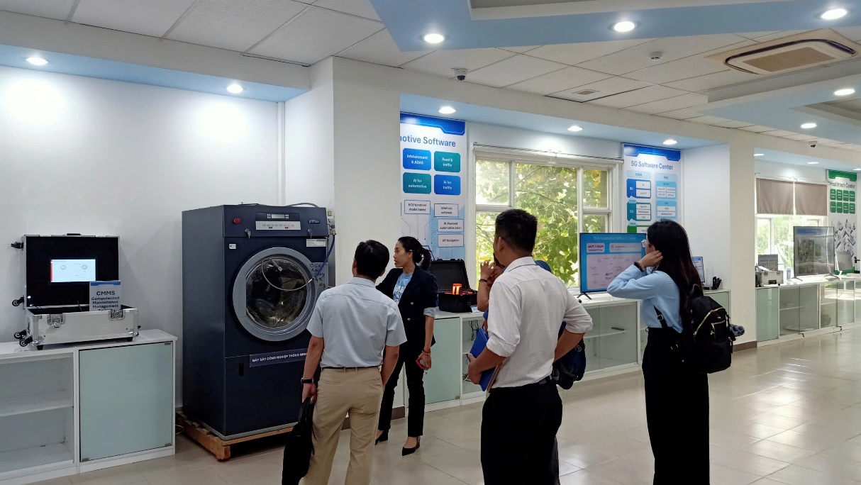 Đoàn tham quan TMA Innovation