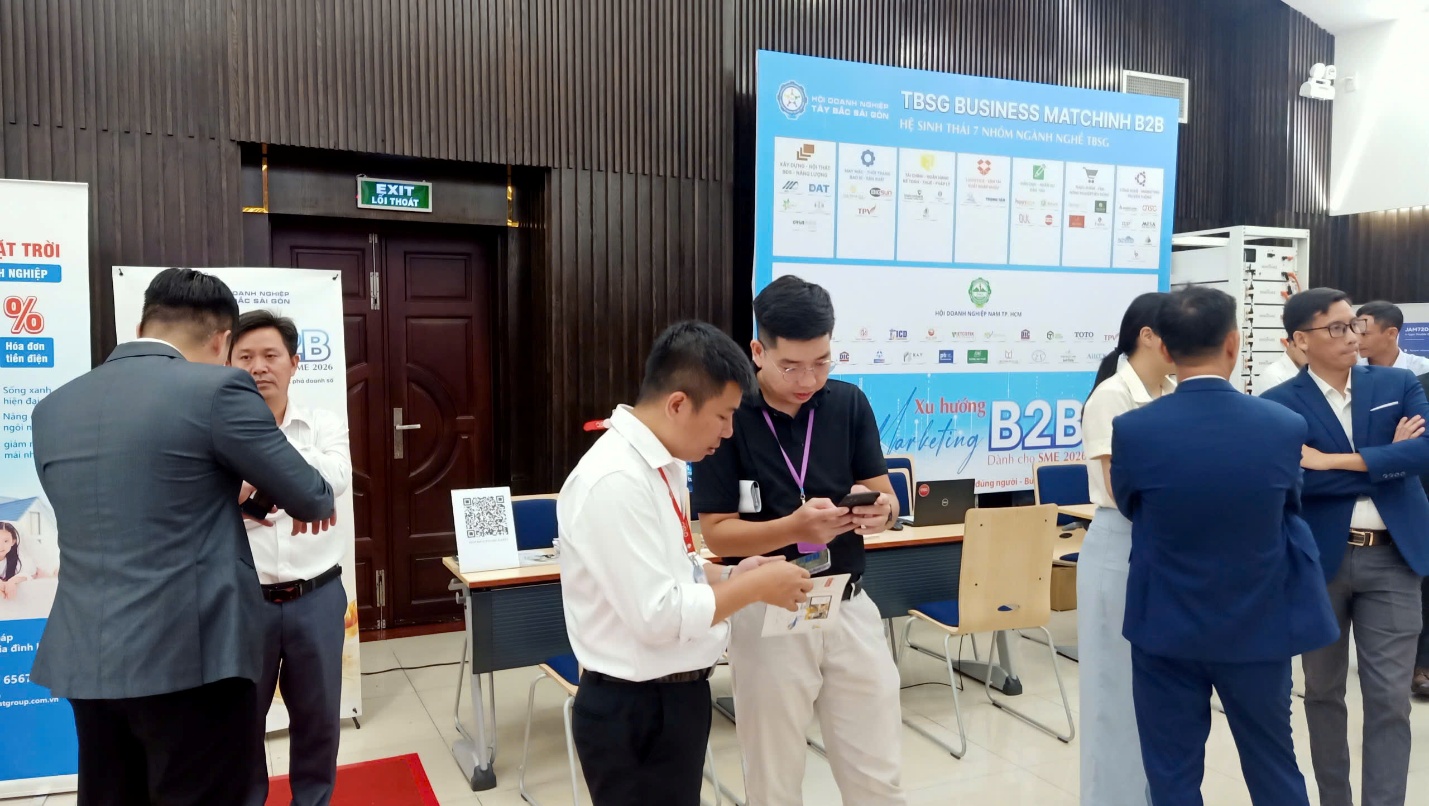 Gian hàng QTSC tư vấn giải pháp, dịch vụ cho các đại biểu tham dự