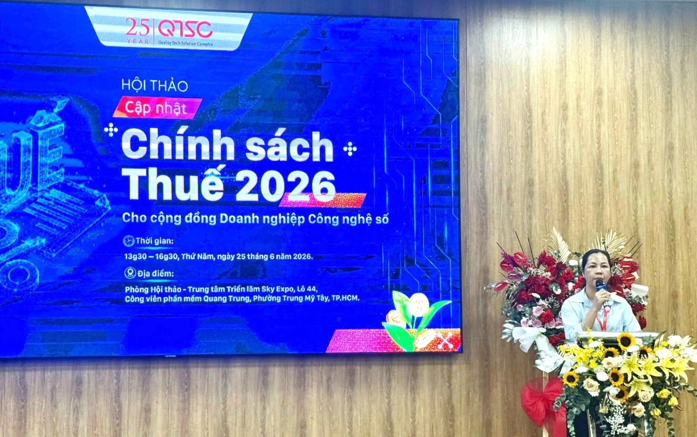 Bà Phạm Thị Kim Phượng – Phó Giám đốc QTSC phát biểu khai mạc chương trình hội thảo