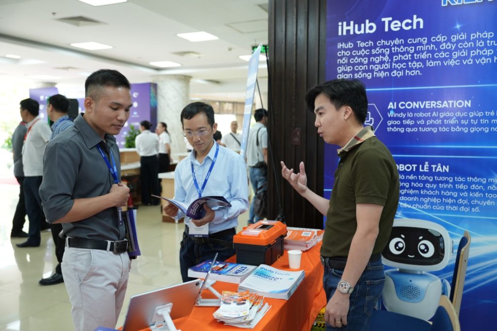 Một số hình ảnh tại chương trình: