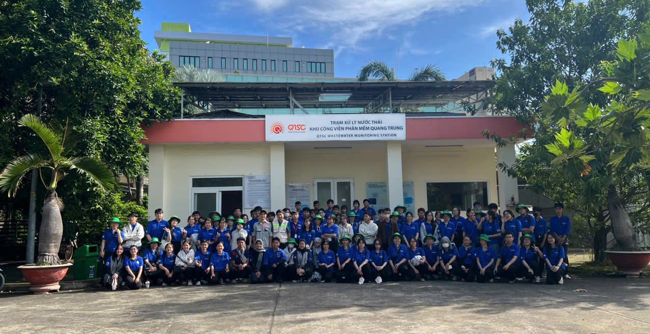 Đoàn sinh viên tham quan một số mô hình tiêu biểu tại QTSC