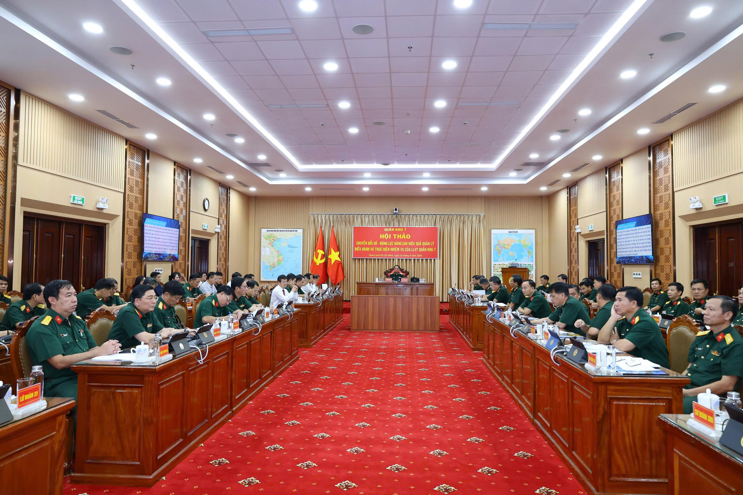 Quảng cảnh Hội thảo Chuyển đổi số năm 2026 với chủ đề “Chuyển đổi số - Động lực nâng cao hiệu quả quản lý điều hành và thực hiện nhiệm vụ của Lực lượng vũ trang Quân khu 7”
