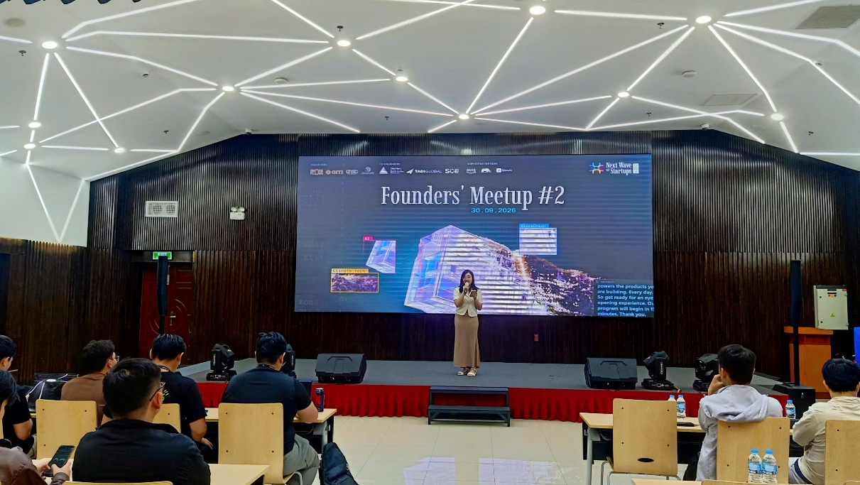 Startup NWoS 2026 tìm hiểu hạ tầng Trung tâm dữ liệu tại QTSC