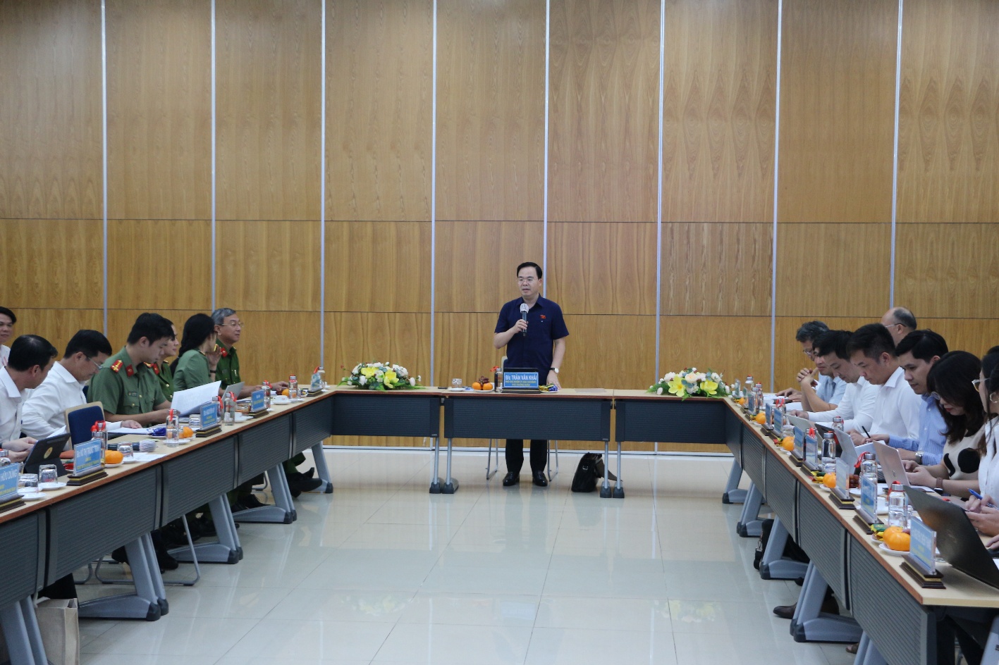 Ông Trần Văn Khải – Phó Chủ nhiệm Ủy ban Khoa học, Công nghệ và Môi trường, Phó Trưởng đoàn giám sát phát biểu tại buổi làm việc