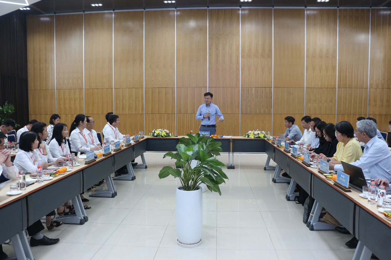 Phó Chủ tịch UBND TP.HCM Trương Minh Huy Vũ phát biểu tại buổi làm việc